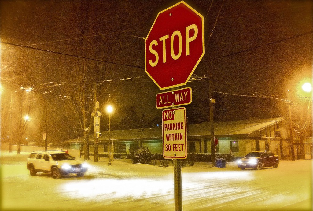 auto-obedience in the city: a postcard