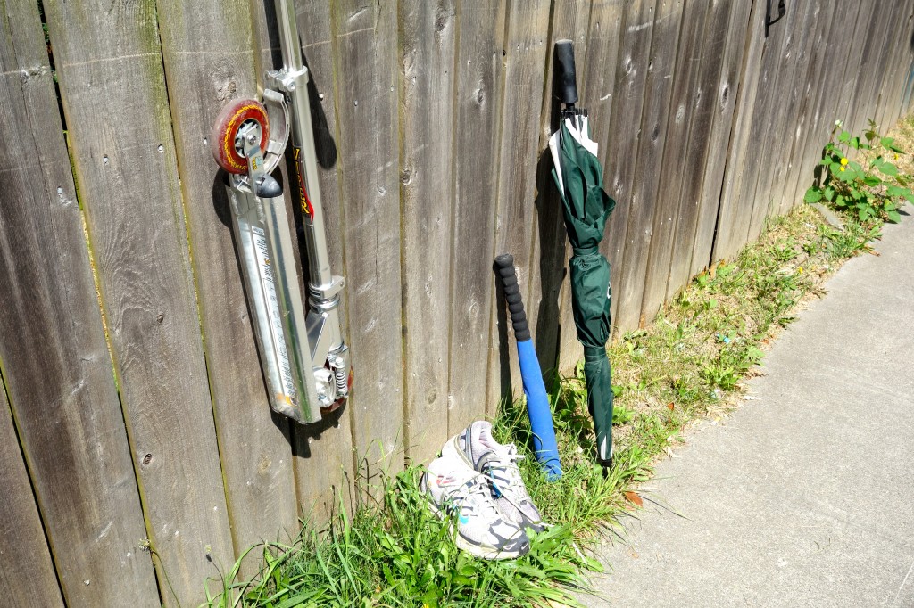 displaying a survival kit of urbanism